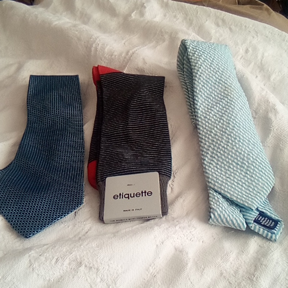 Etiquette Italian designer socks  sz 9-11 $28 + free silk necktie